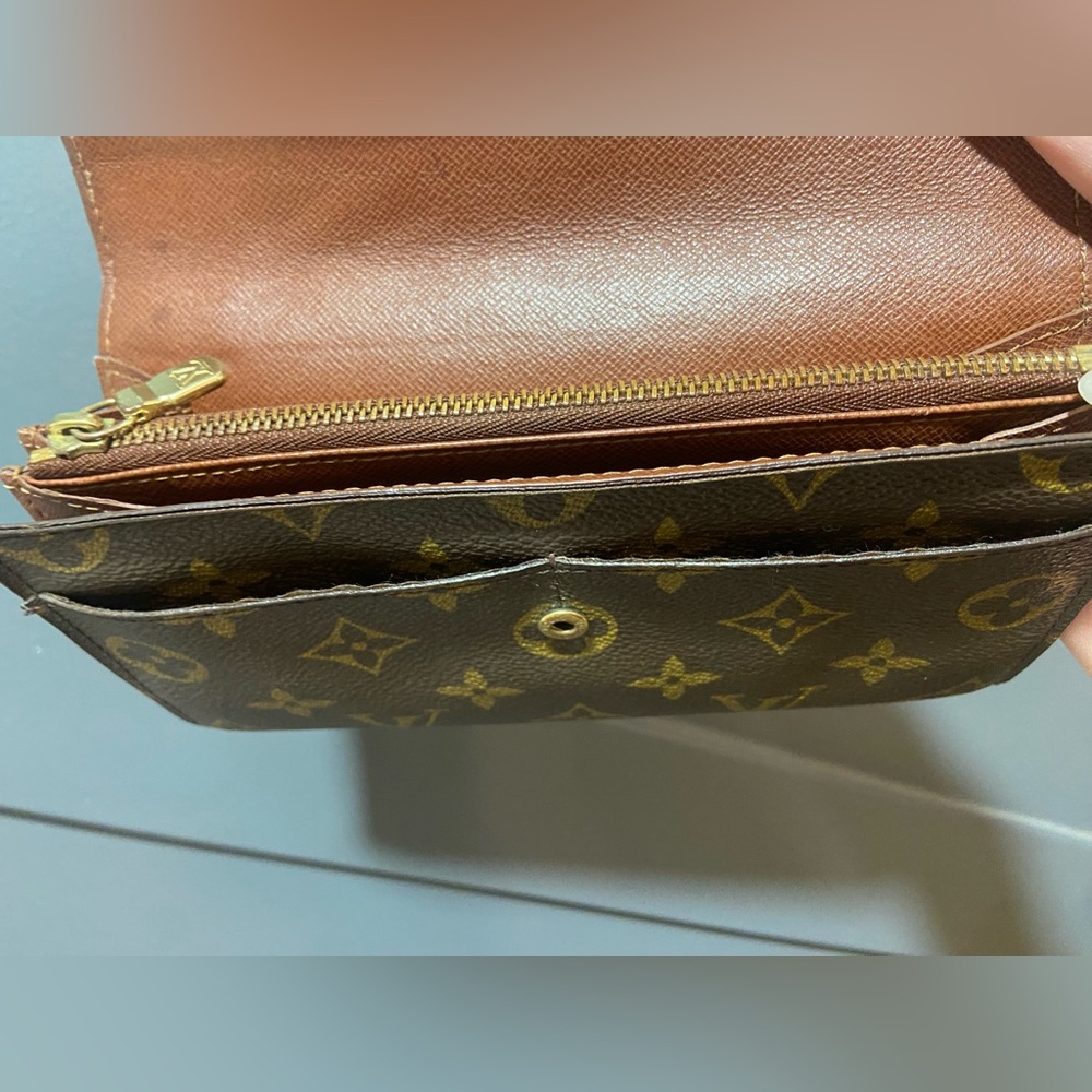 Louis Vuitton Monogram Wallet - Picture 13 of 16